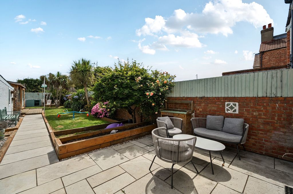 Property photo 2 of 14 1478746-19-6A4259...