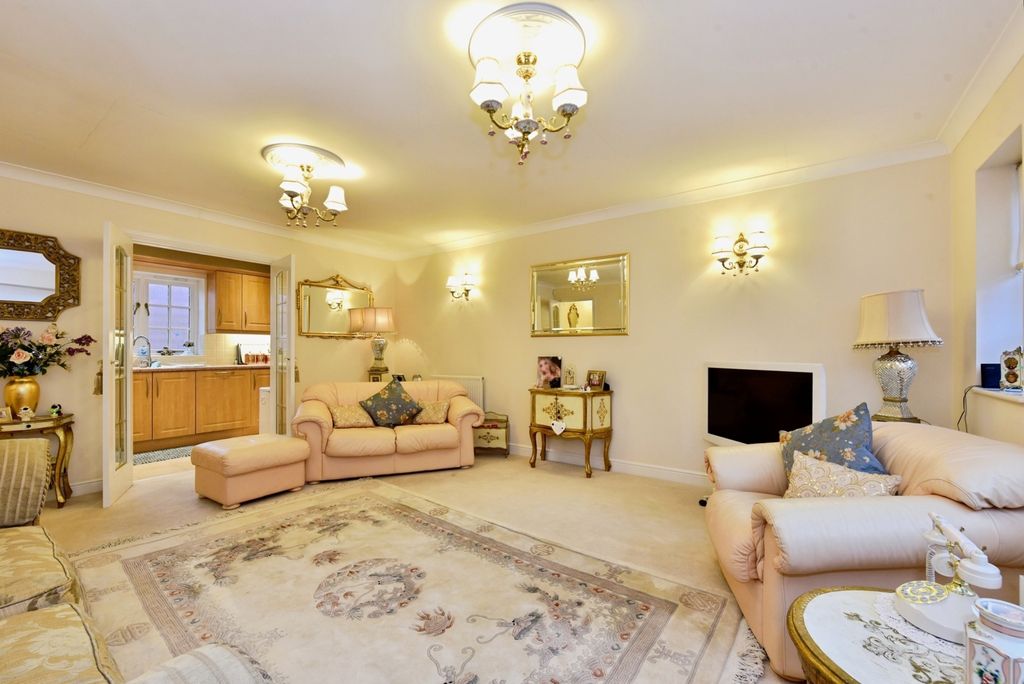 Property photo 3 of 26 Pbox-Img.Jpg