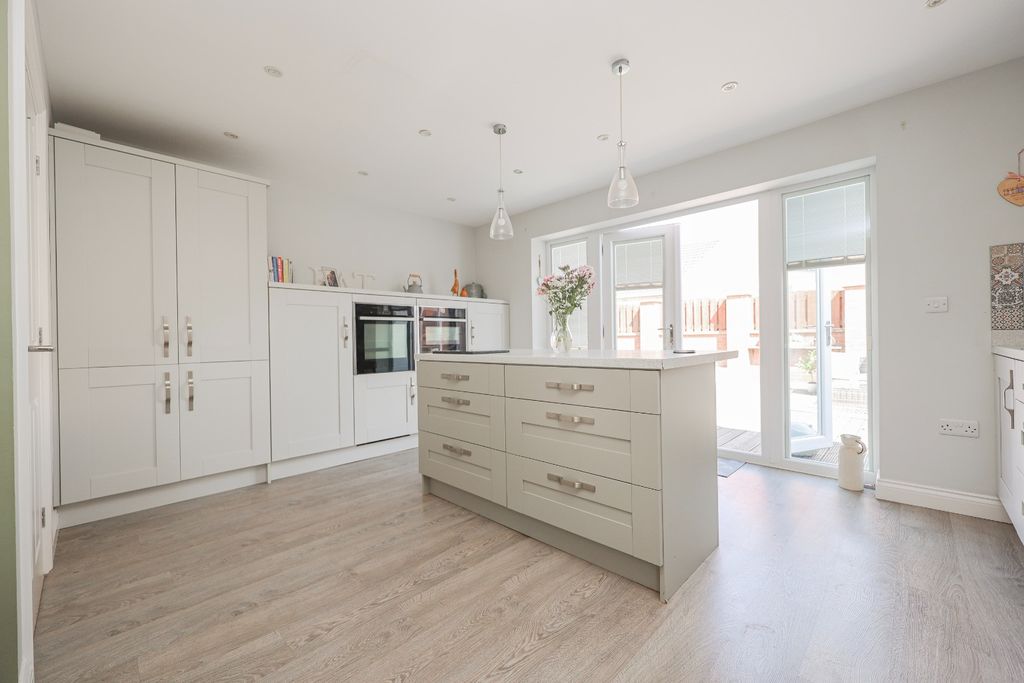 Property photo 2 of 22 5299072