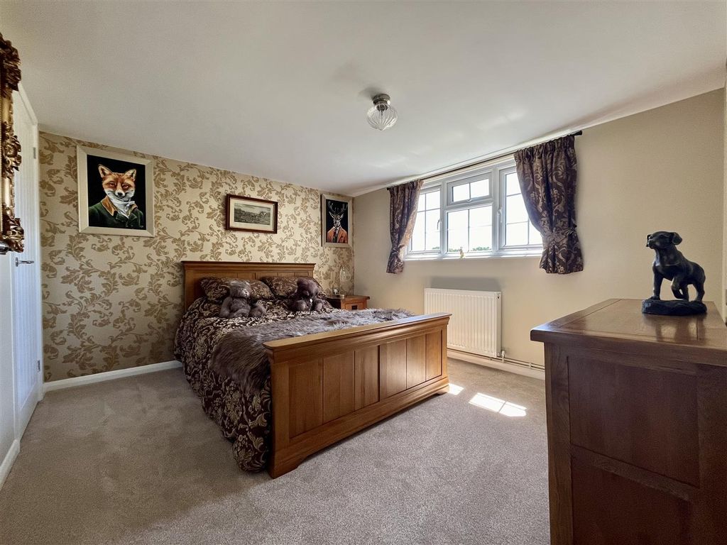 Property photo 2 of 30