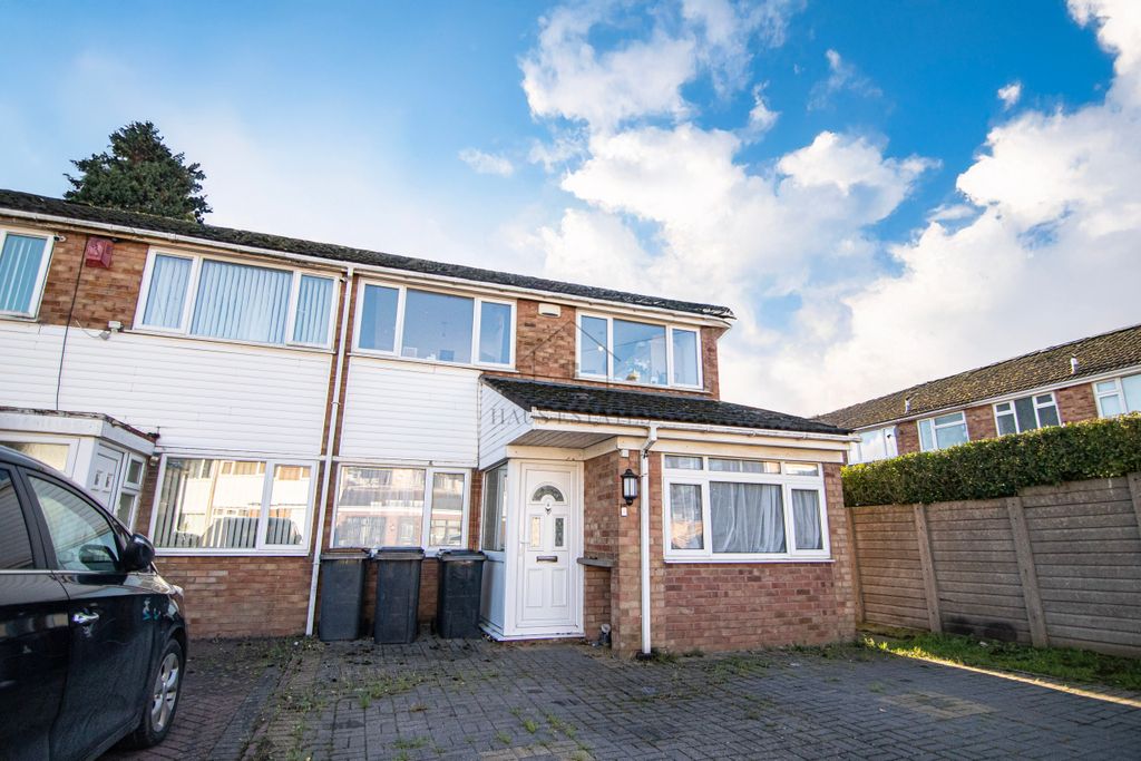 Property photo 1 of 17 External