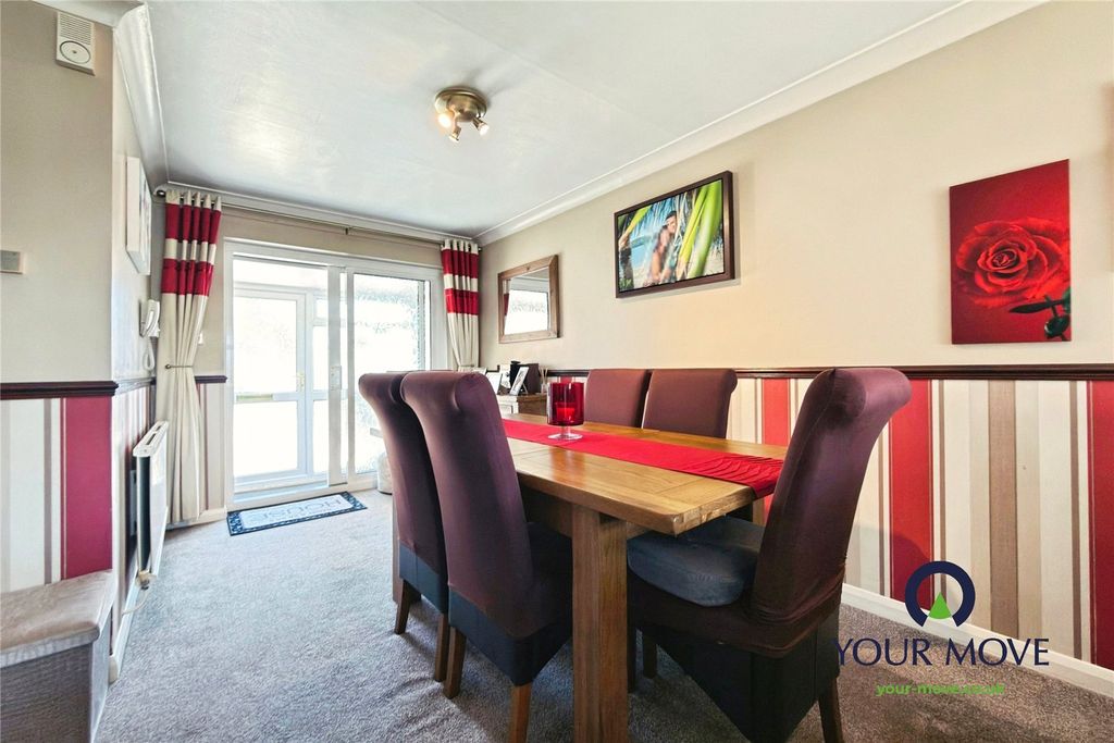 Property photo 3 of 13 Dining Area