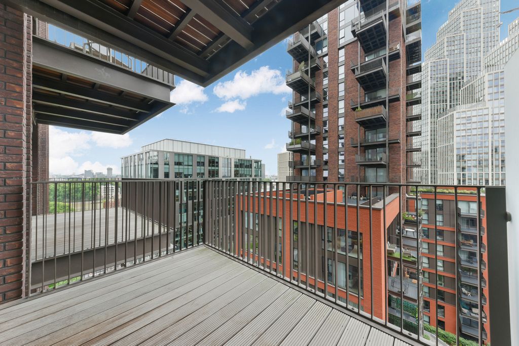 Property photo 2 of 22