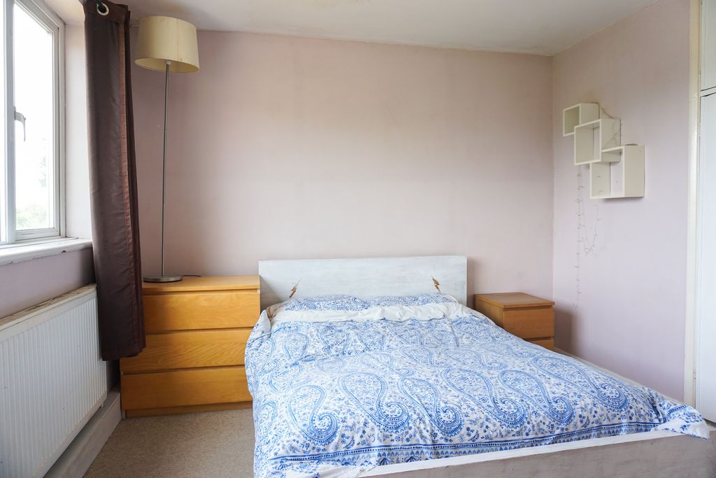 Property photo 3 of 11 Master Bedroom