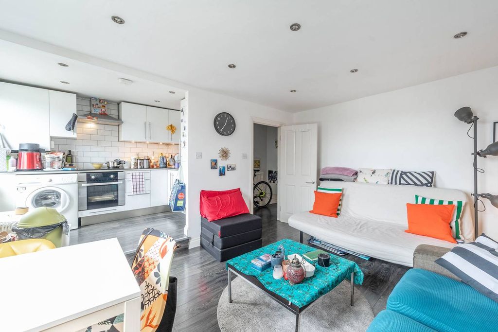 Property photo 2 of 7