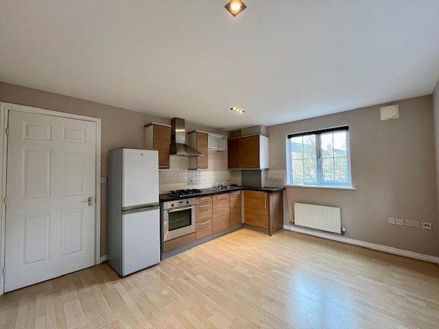 Property photo 3 of 7 Kitchen