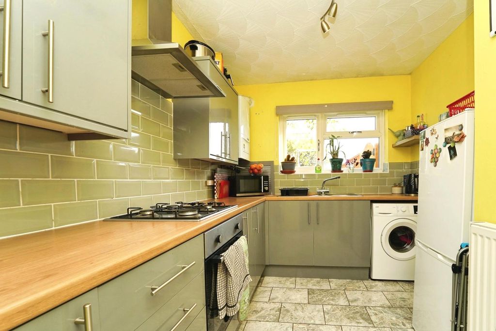 Property photo 2 of 7 Pbox-Img.Jpg