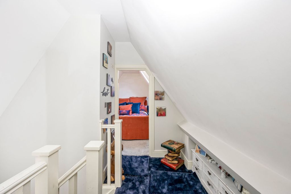 Additional image 10 of 3 bed flat for saleSyresham Gardens, The Priory Syresham Gardens RH16