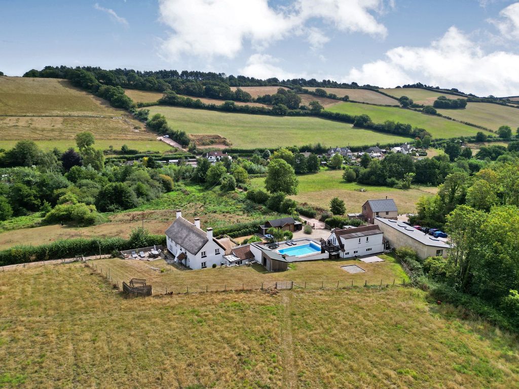 Property photo 1 of 47