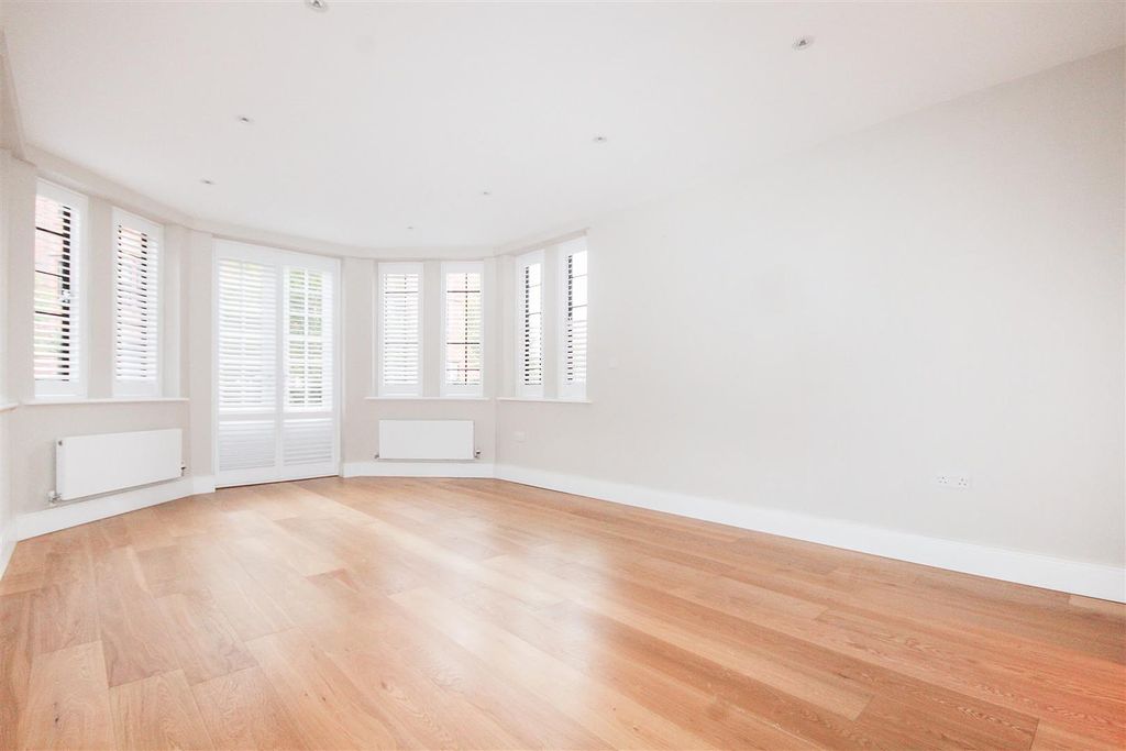 Property photo 3 of 12 11Rosecourt-4-2.Jpg