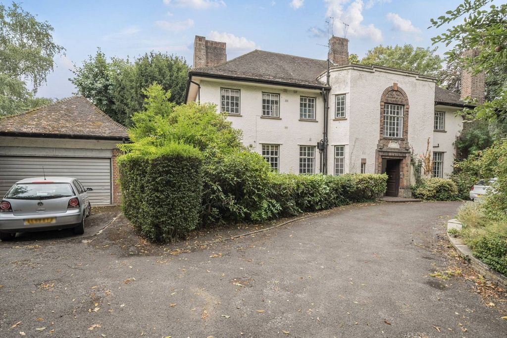 Property photo 3 of 18