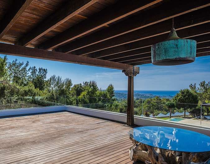 Property photo 2 of 24