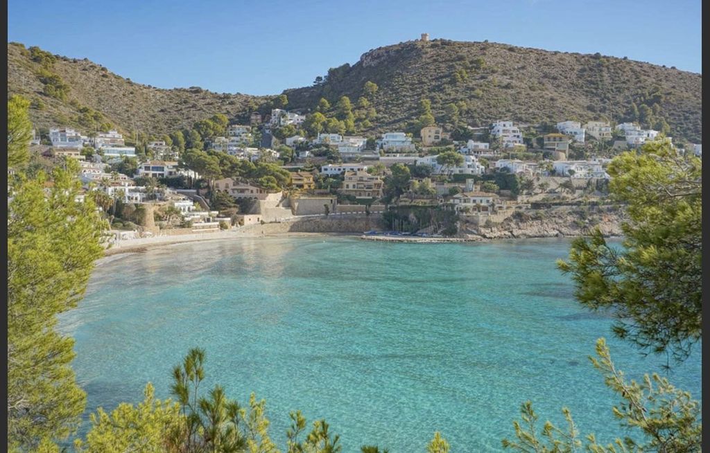 Property photo 3 of 19