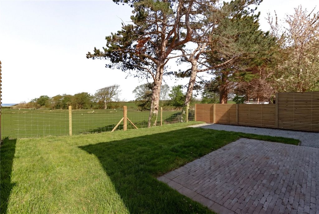 Property photo 3 of 15 Garden
