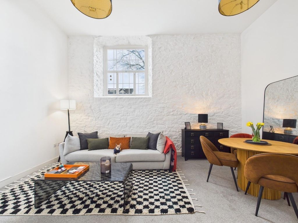 Property photo 1 of 22 Cam01576G0-Pr0336-Still010.Jpg