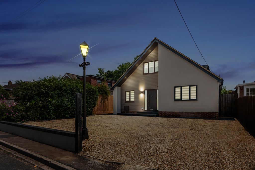 Property photo 1 of 27
