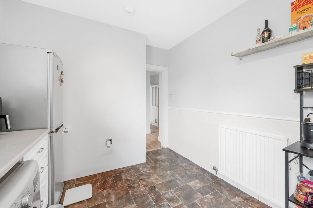 Property photo 3 of 25