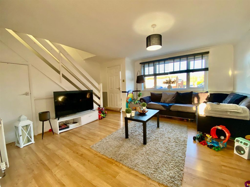 Property photo 3 of 11