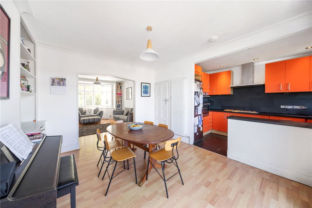 Property photo 2 of 34 Picture No. 08