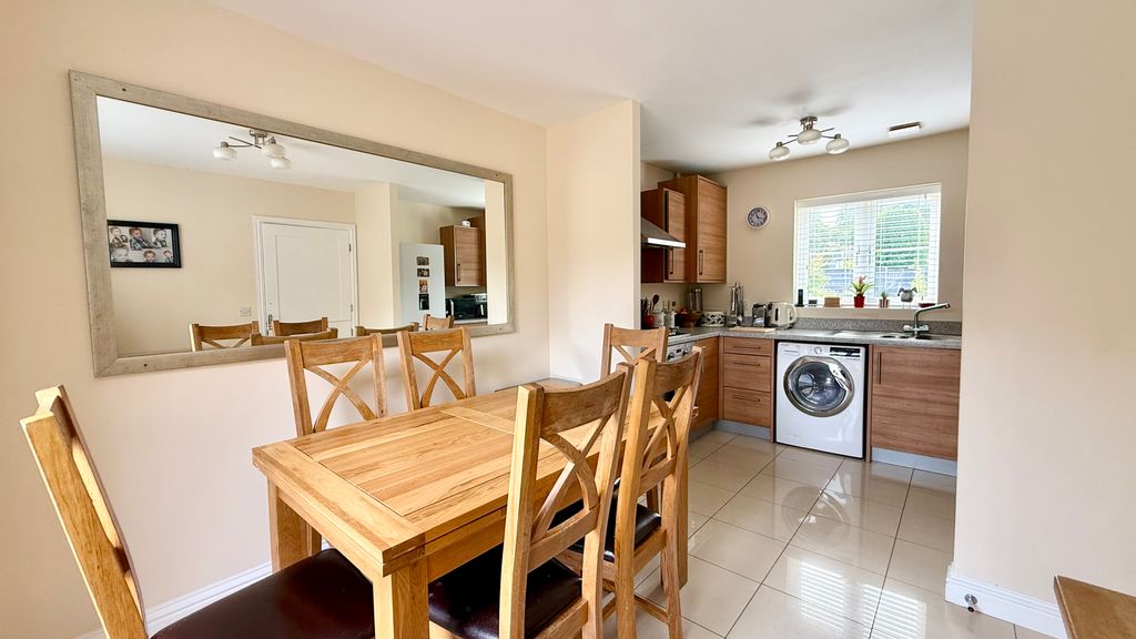 Property photo 3 of 15 Kitchen/Dining Room