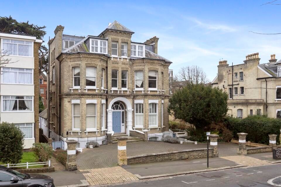 Property photo 1 of 16