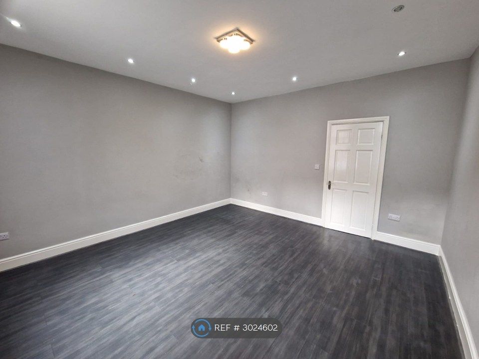 Property photo 3 of 33