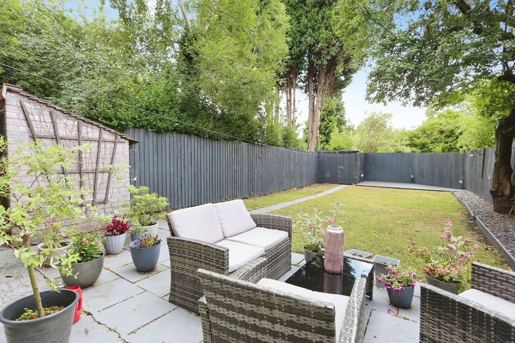 Property photo 2 of 17 Picture No. 18