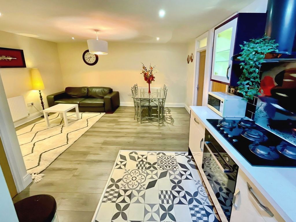 Property photo 1 of 9 Bedroom 1