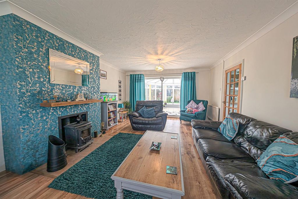 Property photo 2 of 16 Lr 2 Edited.Jpg