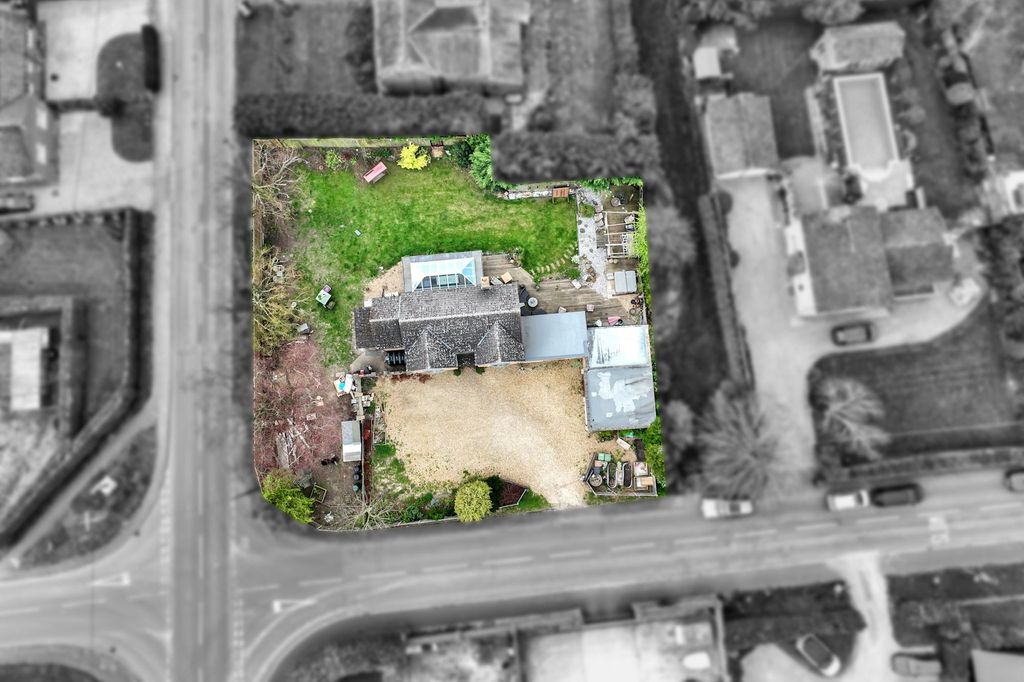 Property photo 2 of 43