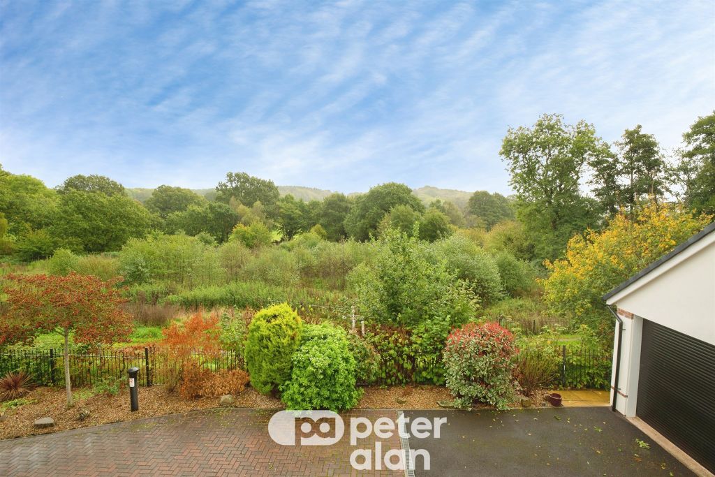 Property photo 2 of 25