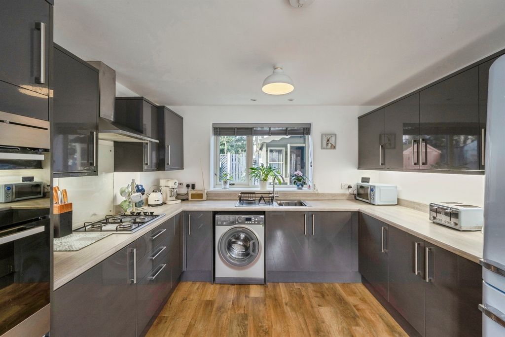 Property photo 3 of 22