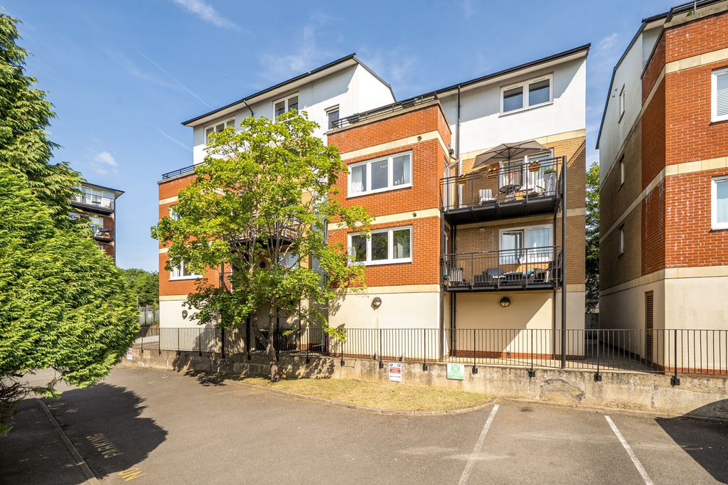 Property photo 1 of 17
