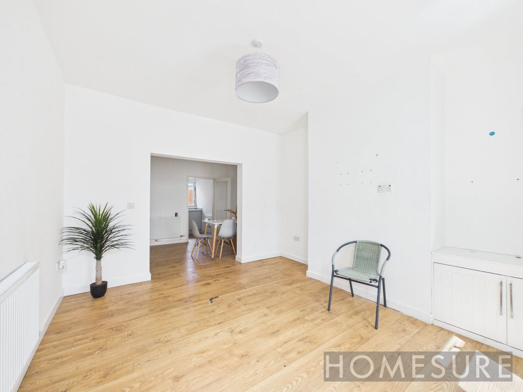 Property photo 2 of 22 Picture No. 15