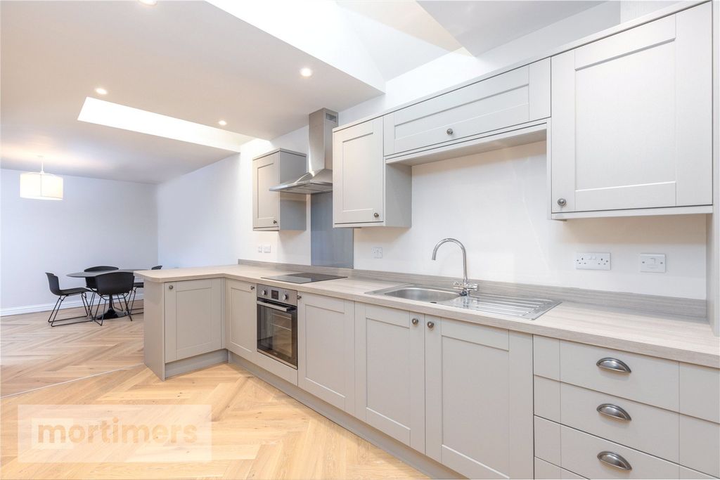 Property photo 2 of 16 Kitchen