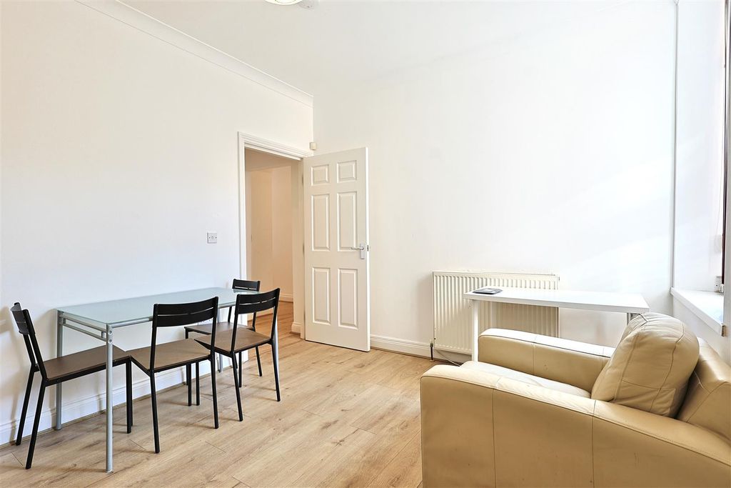 Property photo 1 of 12 82Ea5225-7C97-47E0-A97E-32F5037B80B0_1_201_A.Jpeg