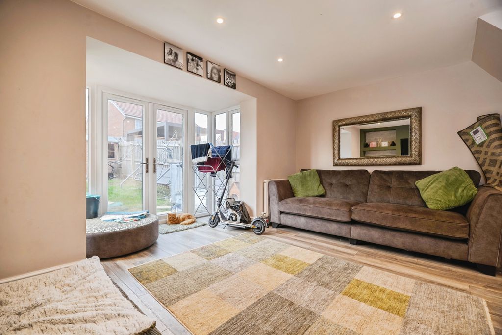 Property photo 3 of 15