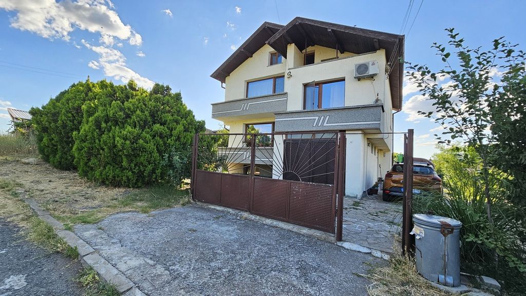 Property photo 1 of 34