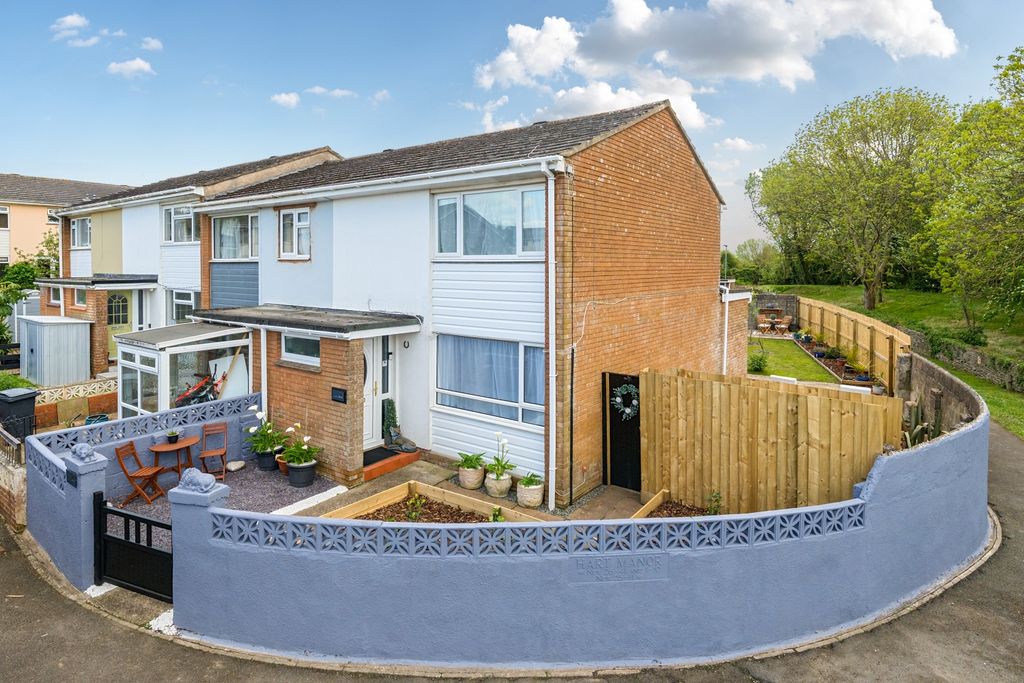 Property photo 1 of 23 1454536-1-69F0F8A951Ec4-Arw-1