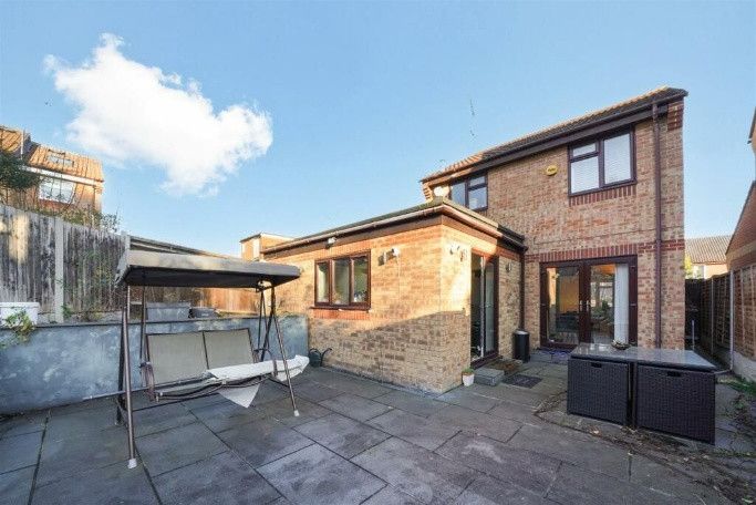 Property photo 2 of 9