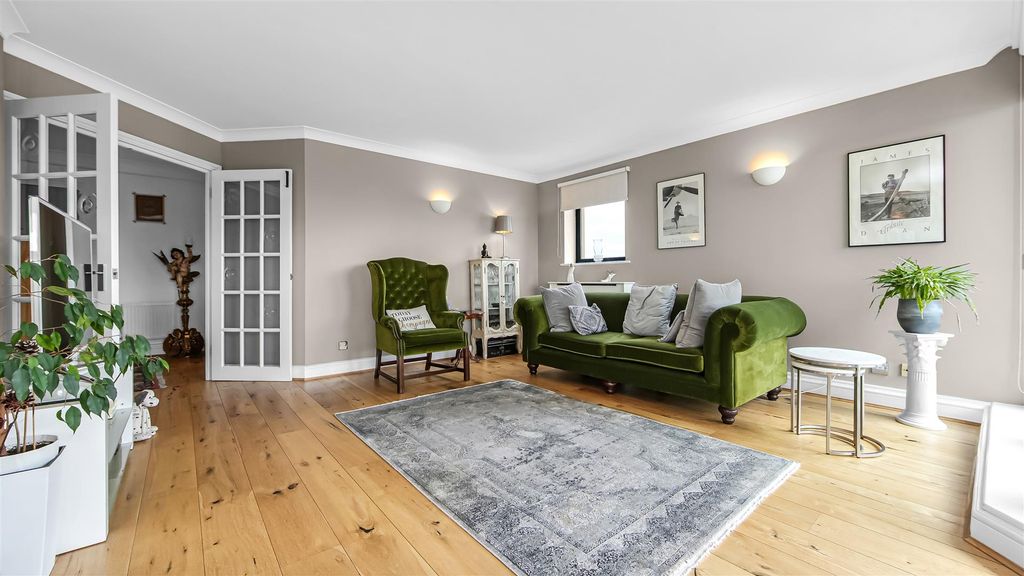 Property photo 2 of 15 Spacephoto (5).Jpg