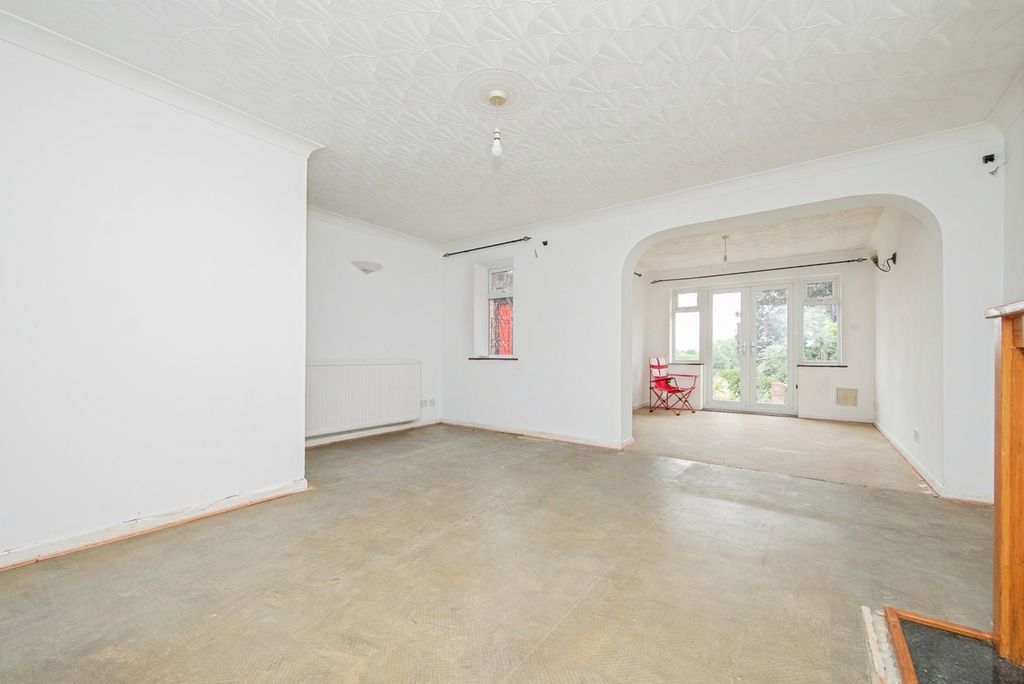 Property photo 2 of 17 Photo