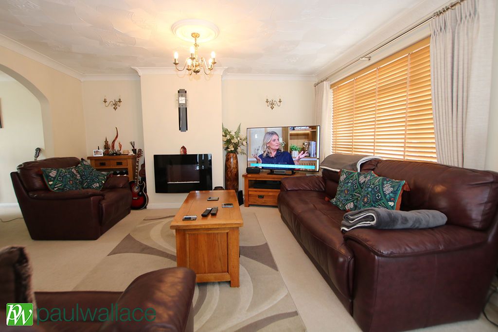 Property photo 2 of 9 Lounge