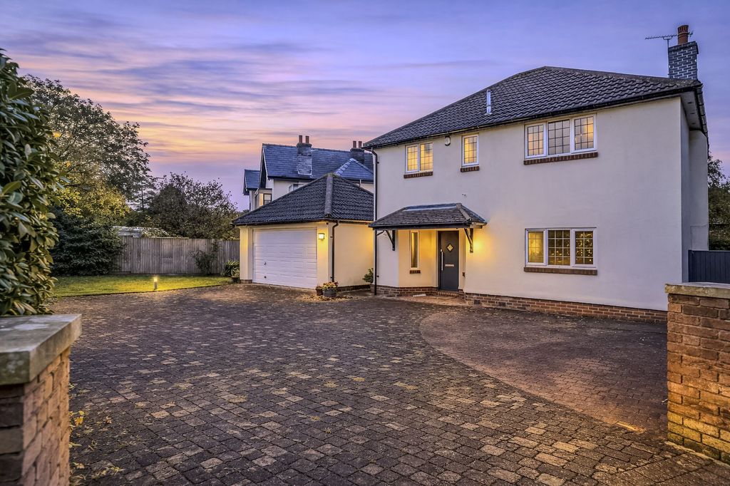 Property photo 2 of 40