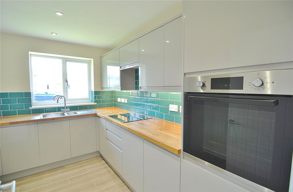 Property photo 2 of 15 Picture No. 08