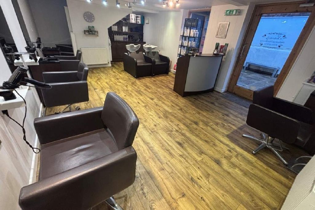 Property photo 2 of 7