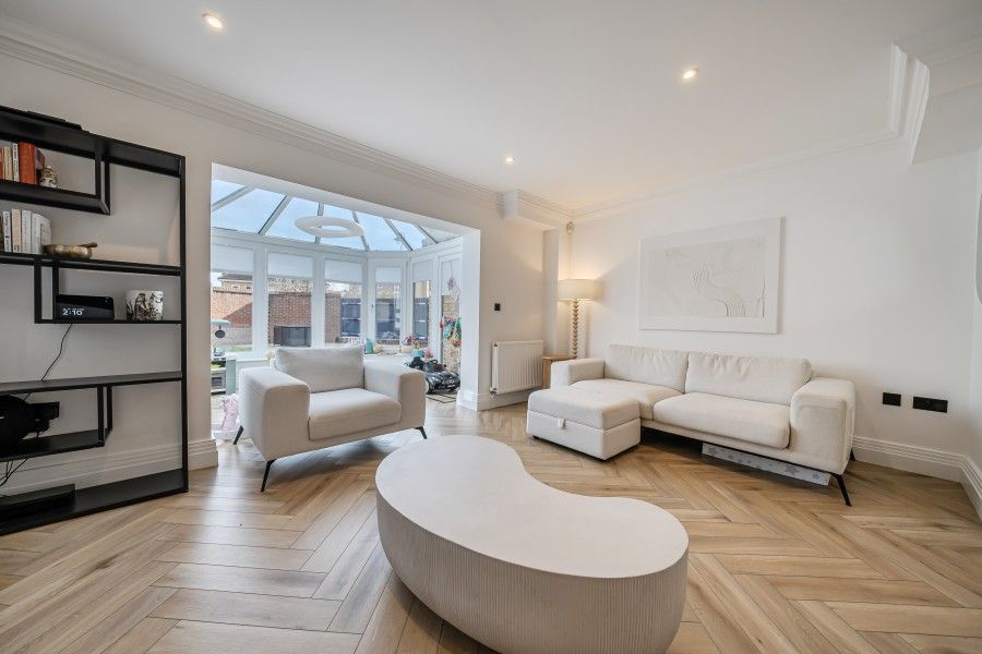 Property photo 2 of 25