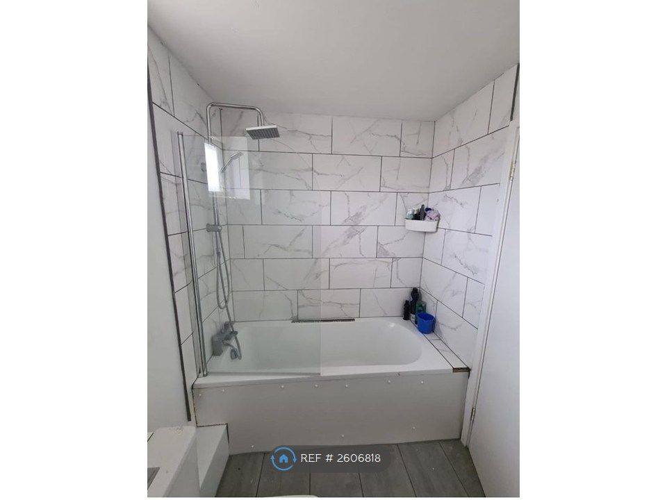 Property photo 2 of 8 Bath