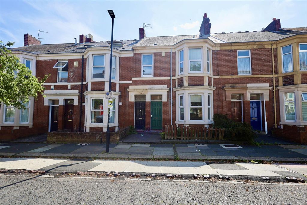 Property photo 3 of 9 E2Bb387F-1Dba-4Fbe-92DC-Af3D36F74F2B_1_201_A.Jpeg