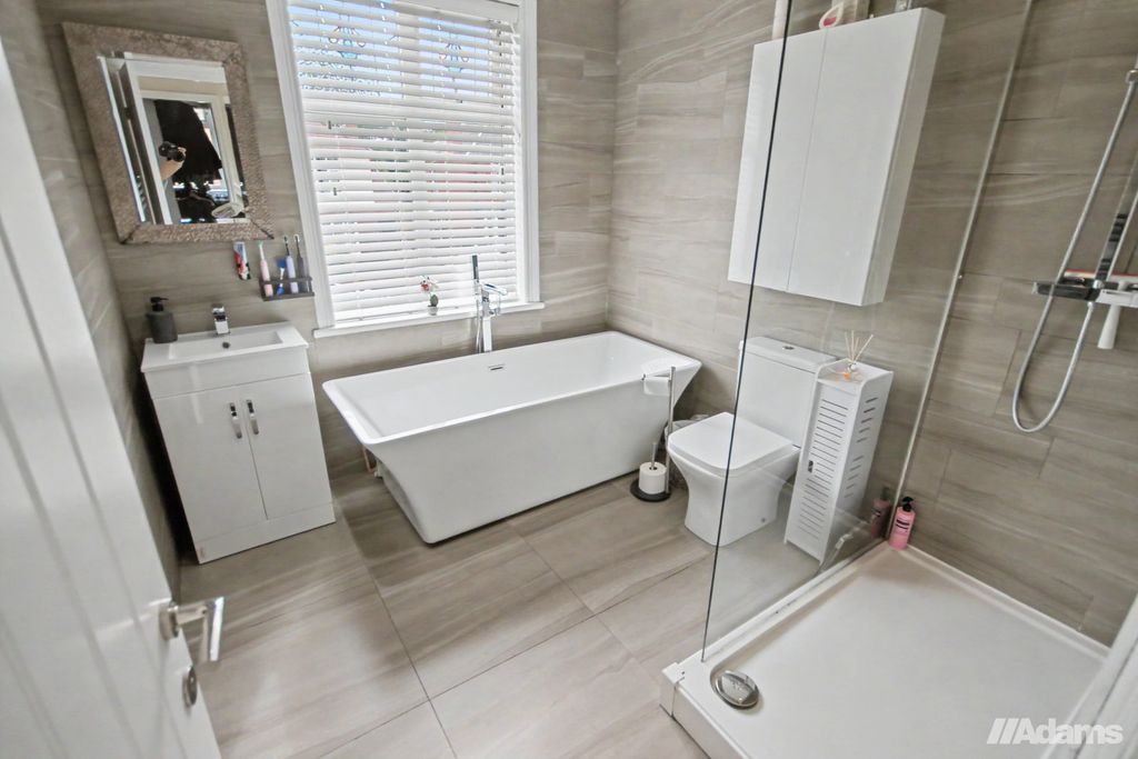 Property photo 3 of 33